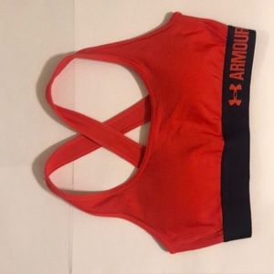 Women’s Under Armour sports bra size S